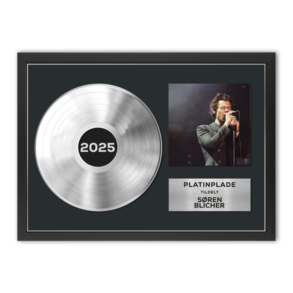 Indrammet personlig plakat med platinaplade og foto Indrammet personlig plakat med platinaplade og foto
