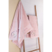 Personligt h&aring;ndkl&aelig;de til b&oslash;rn 70 x 140 cm � Lyser&oslash;d Kanin